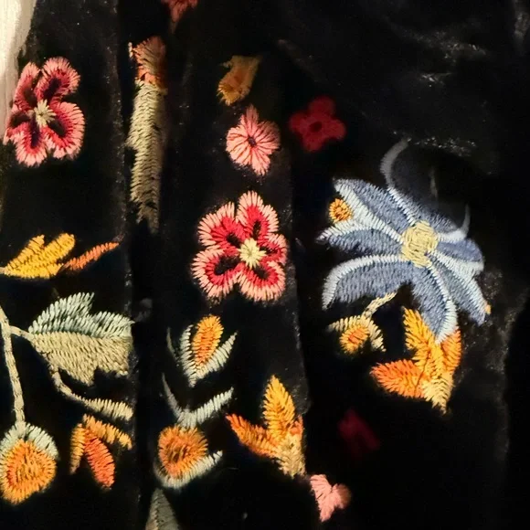 Johnny Was Black Faux fur coat with Multicolor Floral Embroidery - Picture 3 of 6